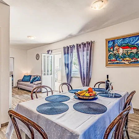 Gorgeous Apartment In Potomje With House Sea View アパート *