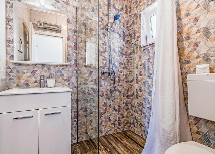 2 Bedroom Amazing In 公寓 Potomje