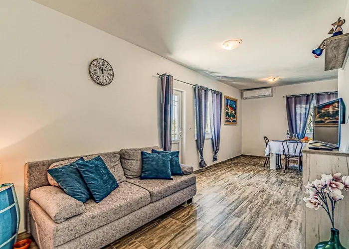 2 Bedroom Amazing In 公寓 Potomje